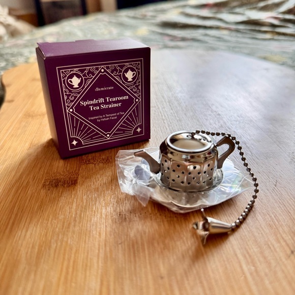 Metal tea strainer - Picture 1 of 4